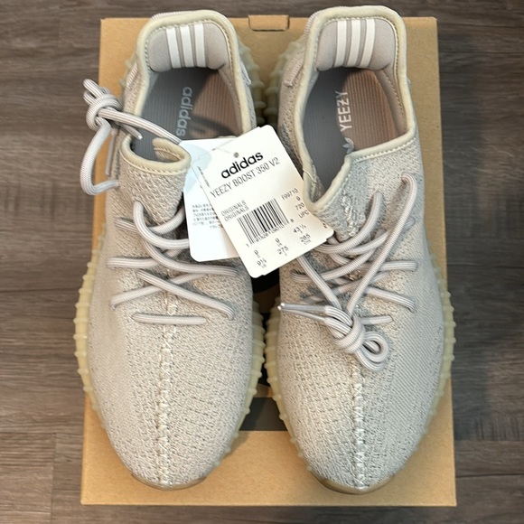 Yeezy Boost 350 V2 Sesame (US 9.5) - Picture 2 of 5